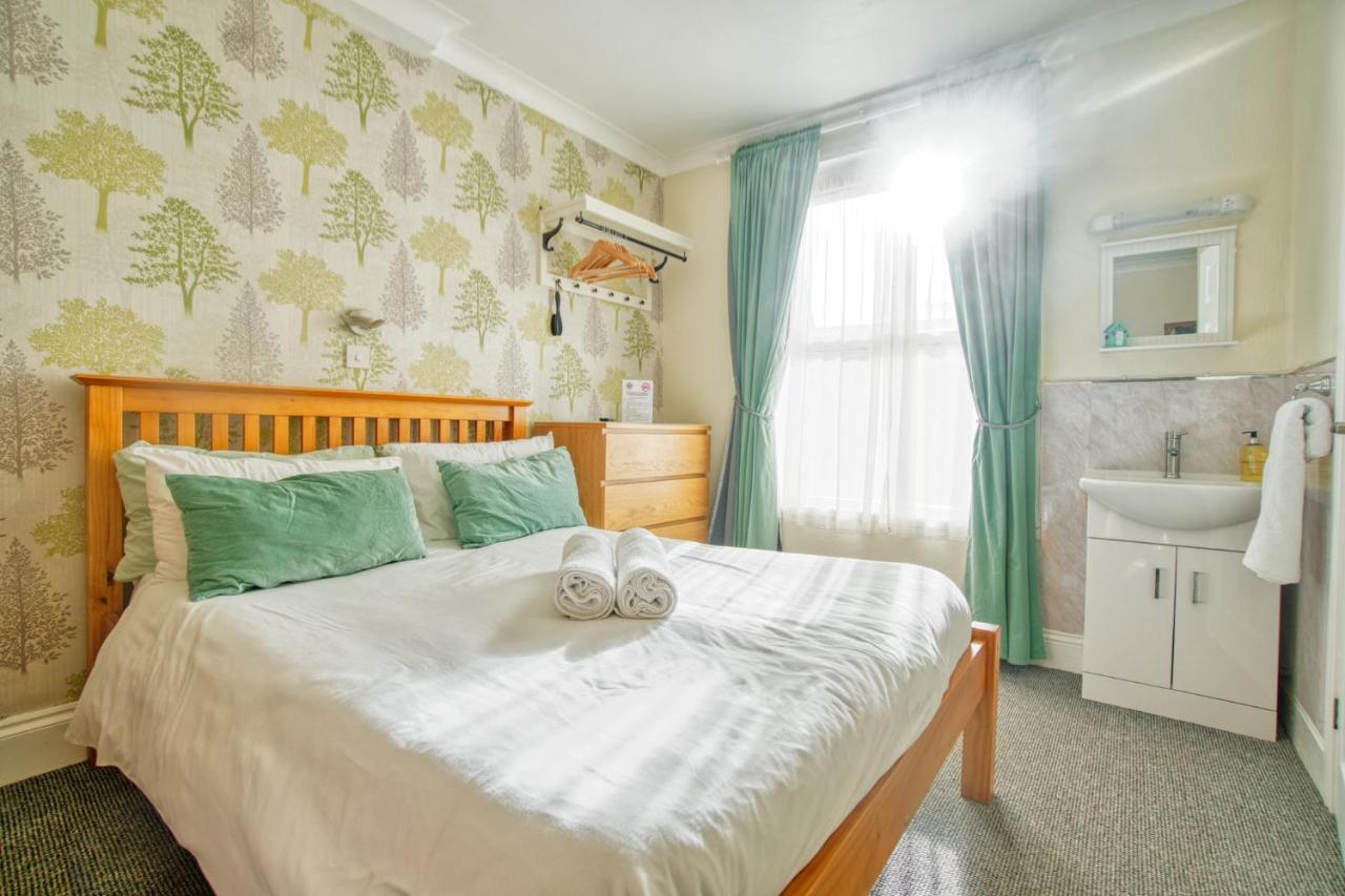 St Weonards Bed and Breakfast Paignton Eksteriør billede