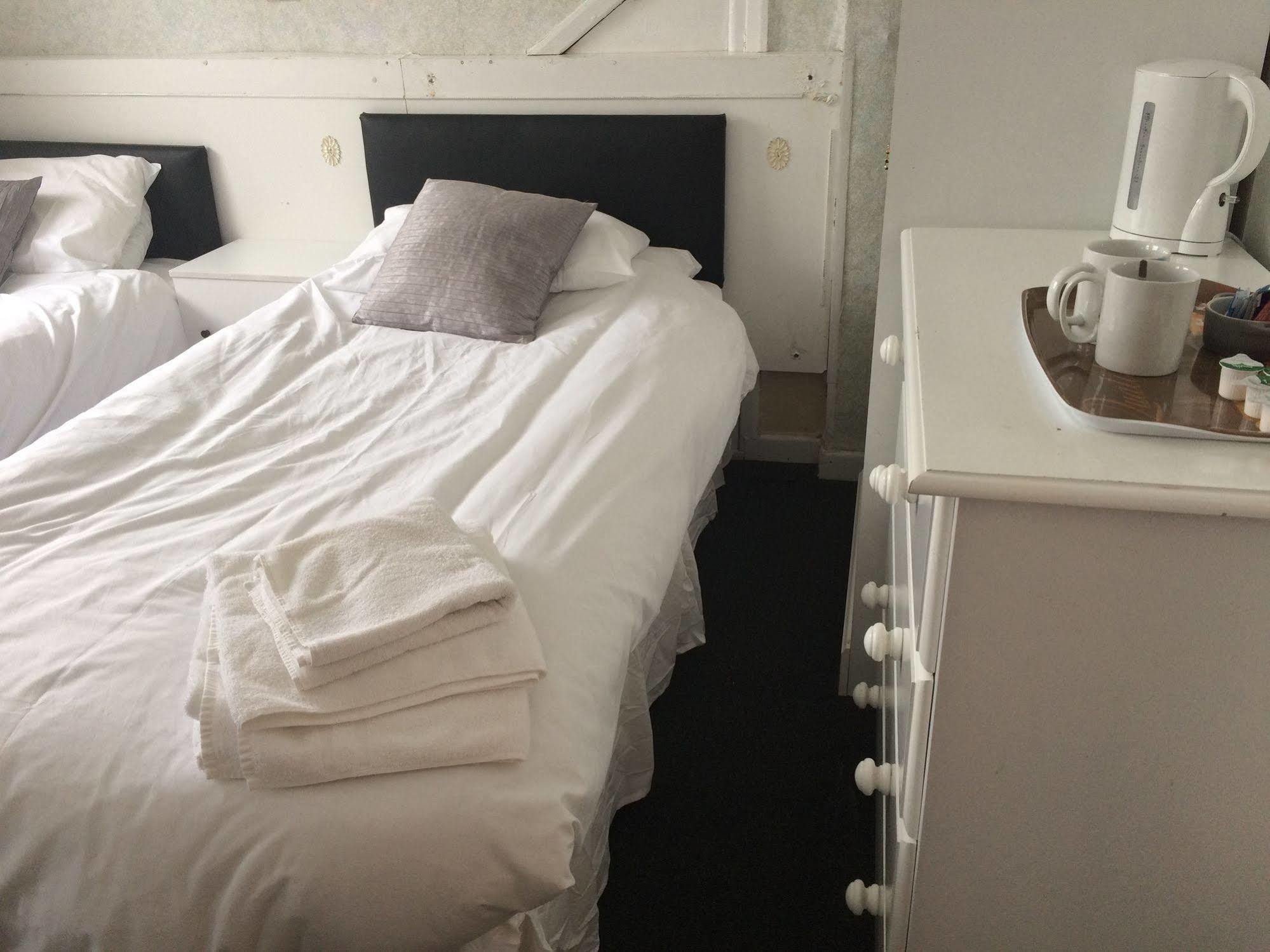 St Weonards Bed and Breakfast Paignton Eksteriør billede